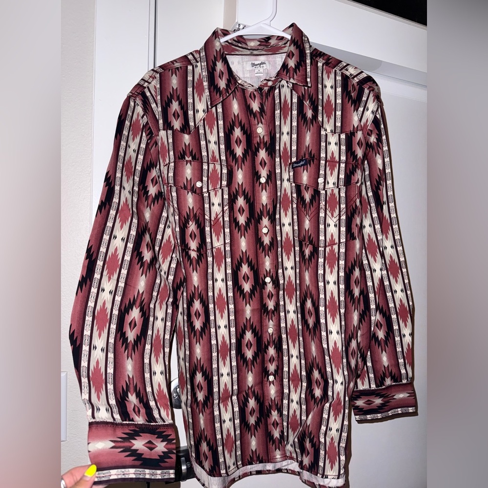 Women’s wrangler pearl snap shirt